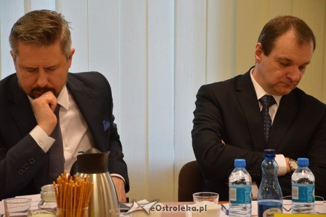 Sesja Rady Miasta Ostrołęki [30.12.2015] - zdjęcie #24 - eOstroleka.pl