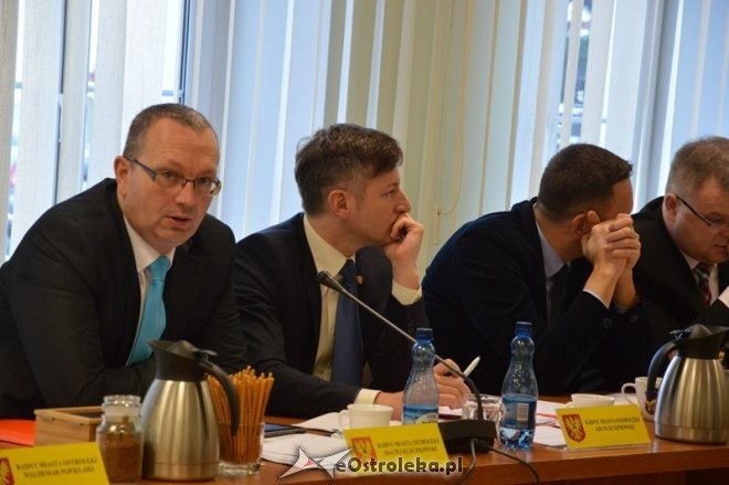 Sesja Rady Miasta Ostrołęki [30.12.2015] - zdjęcie #15 - eOstroleka.pl