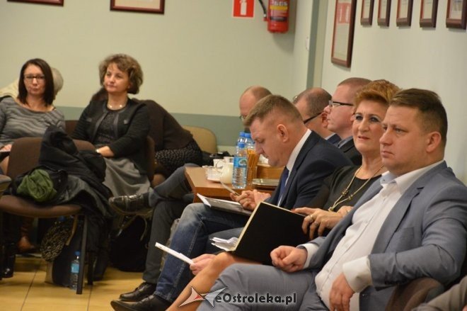 Sesja Rady Miasta Ostrołęki [30.12.2015] - zdjęcie #49 - eOstroleka.pl