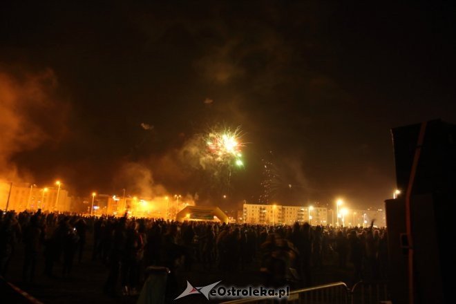 Tak Ostrołęka przywitała 2016 rok. Zobacz zdjęcia z miejskiego Sylwestra [31.12.2015] - zdjęcie #14 - eOstroleka.pl