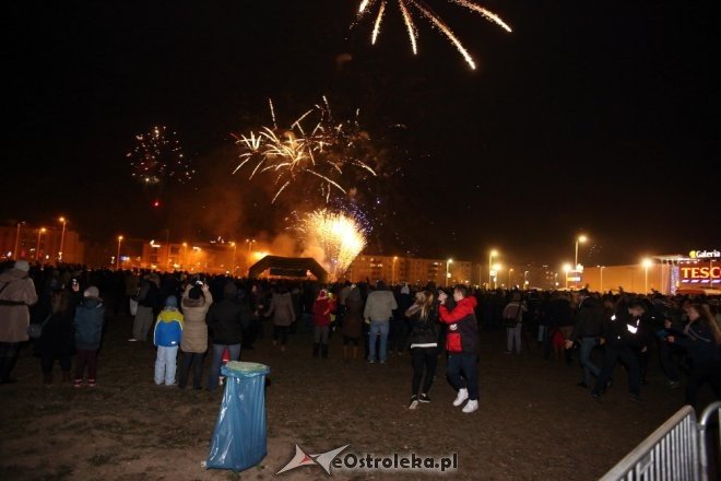 Tak Ostrołęka przywitała 2016 rok. Zobacz zdjęcia z miejskiego Sylwestra [31.12.2015] - zdjęcie #12 - eOstroleka.pl