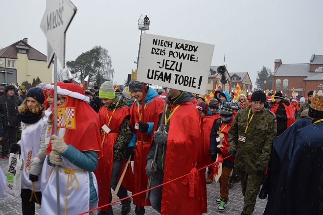 Orszak Trzech Króli przemaszerował ulicami Ostrołęki [06.01.2016] - zdjęcie #239 - eOstroleka.pl