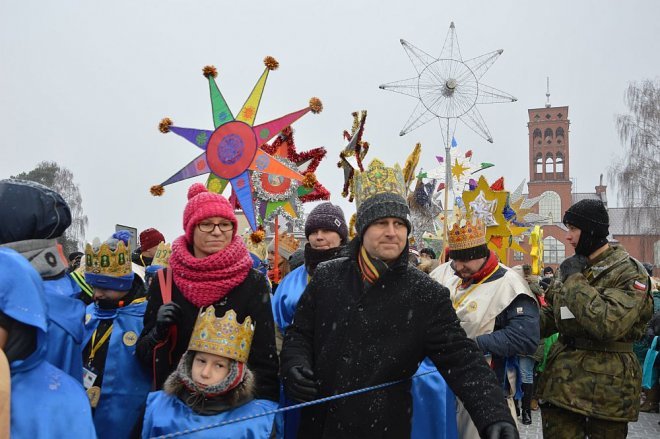 Orszak Trzech Króli przemaszerował ulicami Ostrołęki [06.01.2016] - zdjęcie #213 - eOstroleka.pl