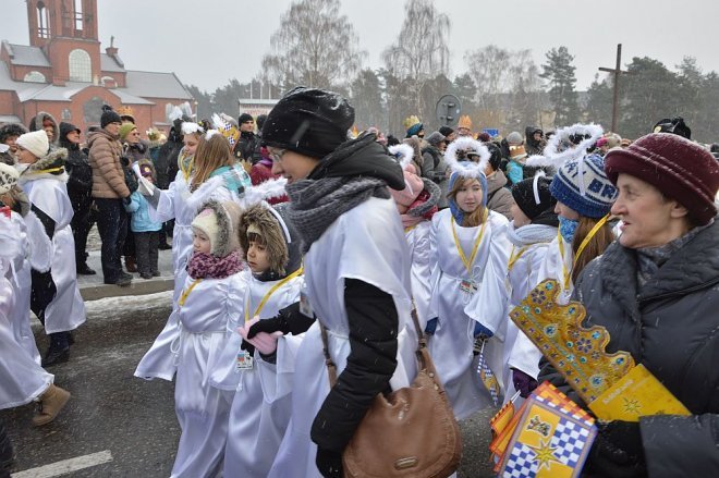 Orszak Trzech Króli przemaszerował ulicami Ostrołęki [06.01.2016] - zdjęcie #200 - eOstroleka.pl