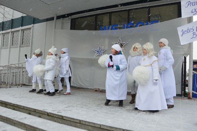 Orszak Trzech Króli przemaszerował ulicami Ostrołęki [06.01.2016] - zdjęcie #179 - eOstroleka.pl