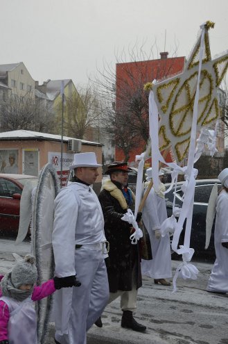Orszak Trzech Króli przemaszerował ulicami Ostrołęki [06.01.2016] - zdjęcie #165 - eOstroleka.pl