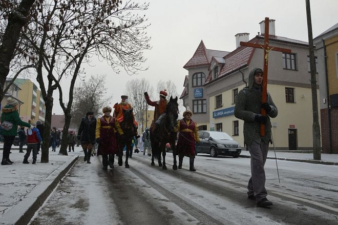 Orszak Trzech Króli przemaszerował ulicami Ostrołęki [06.01.2016] - zdjęcie #164 - eOstroleka.pl