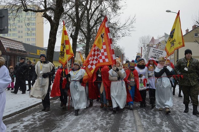 Orszak Trzech Króli przemaszerował ulicami Ostrołęki [06.01.2016] - zdjęcie #158 - eOstroleka.pl
