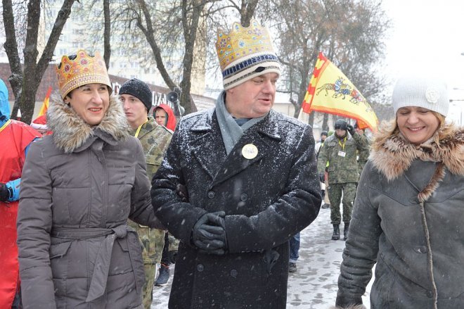 Orszak Trzech Króli przemaszerował ulicami Ostrołęki [06.01.2016] - zdjęcie #156 - eOstroleka.pl