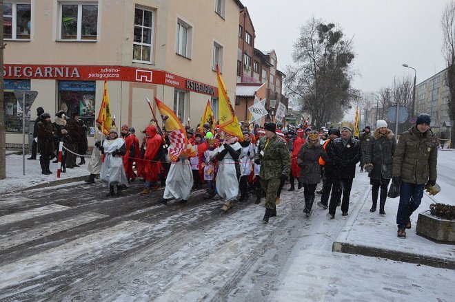 Orszak Trzech Króli przemaszerował ulicami Ostrołęki [06.01.2016] - zdjęcie #154 - eOstroleka.pl