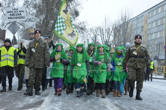 Orszak Trzech Króli przemaszerował ulicami Ostrołęki [06.01.2016] - zdjęcie #150 - eOstroleka.pl