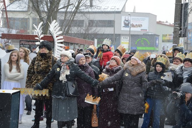 Orszak Trzech Króli przemaszerował ulicami Ostrołęki [06.01.2016] - zdjęcie #127 - eOstroleka.pl