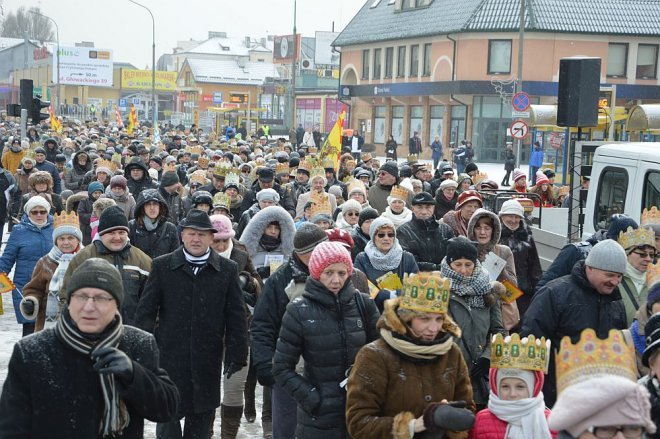 Orszak Trzech Króli przemaszerował ulicami Ostrołęki [06.01.2016] - zdjęcie #106 - eOstroleka.pl