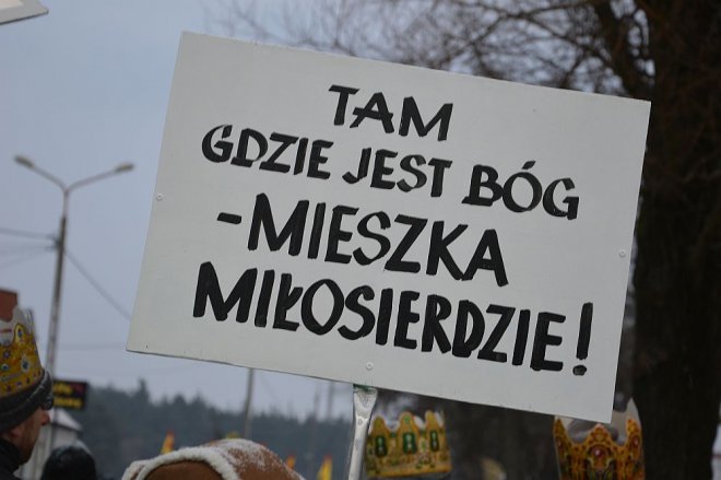 Orszak Trzech Króli przemaszerował ulicami Ostrołęki [06.01.2016] - zdjęcie #54 - eOstroleka.pl