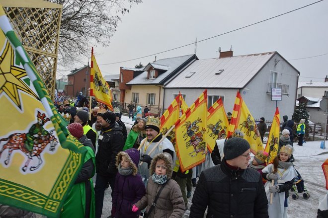 Orszak Trzech Króli przemaszerował ulicami Ostrołęki [06.01.2016] - zdjęcie #45 - eOstroleka.pl