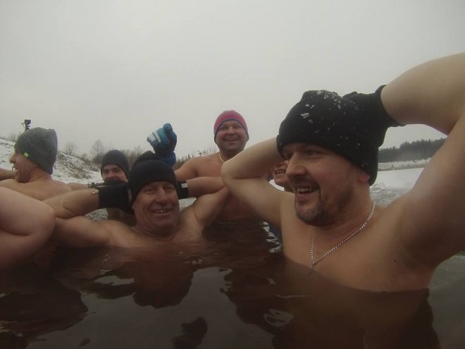 Ostrołęckie Morsy i styczniowa kąpiel w przeręblu [06.01.2016] - zdjęcie #27 - eOstroleka.pl