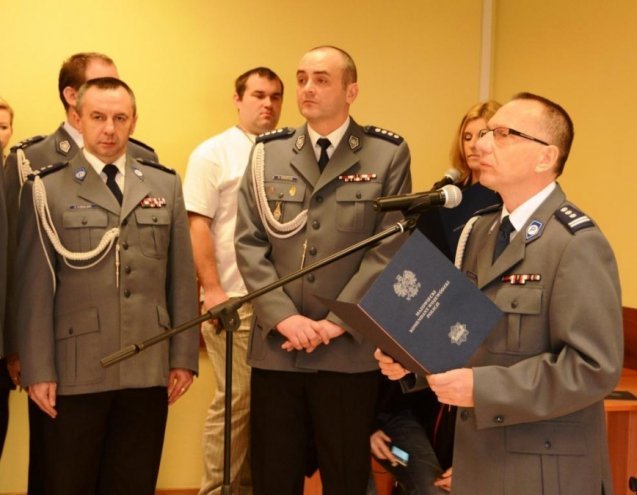 70 nowych policjantów trafiło do garnizonu mazowieckiego [05.01.2016] - zdjęcie #3 - eOstroleka.pl