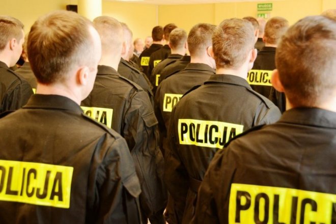 70 nowych policjantów trafiło do garnizonu mazowieckiego [05.01.2016] - zdjęcie #9 - eOstroleka.pl