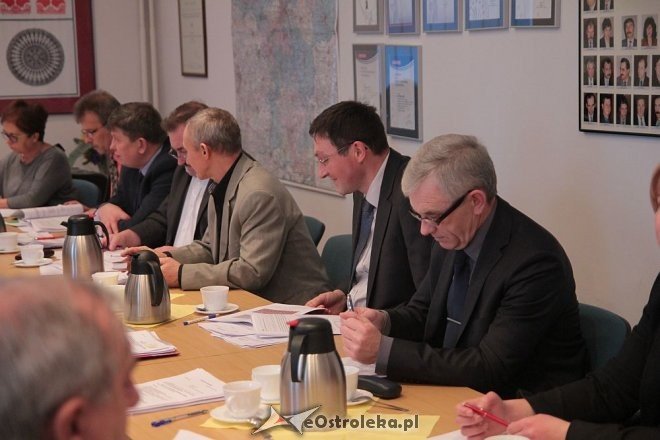 XV sesja Rady Powiatu w Ostrołęce za nami [08.01.2016] - zdjęcie #9 - eOstroleka.pl