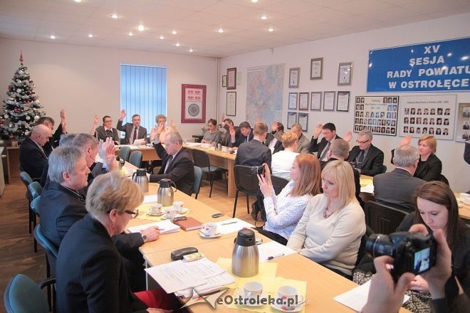 XV sesja Rady Powiatu w Ostrołęce za nami [08.01.2016] - zdjęcie #1 - eOstroleka.pl