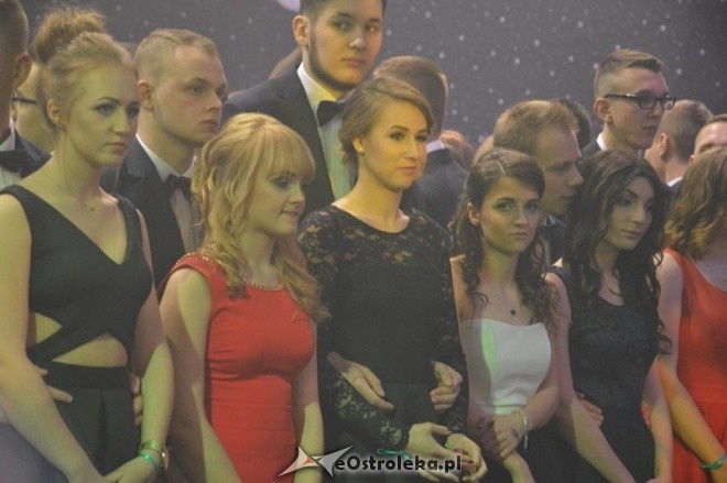 Studniówka III LO im. Unii Europejskiej [09.01.2016] - zdjęcie #206 - eOstroleka.pl