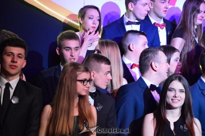 Studniówka III LO im. Unii Europejskiej [09.01.2016] - zdjęcie #156 - eOstroleka.pl