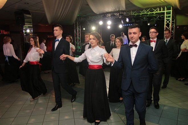 Bal Studniówkowy w Zespole Szkół Zawodowych nr 3 [09.01.2016] - zdjęcie #287 - eOstroleka.pl