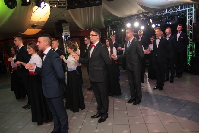 Bal Studniówkowy w Zespole Szkół Zawodowych nr 3 [09.01.2016] - zdjęcie #285 - eOstroleka.pl