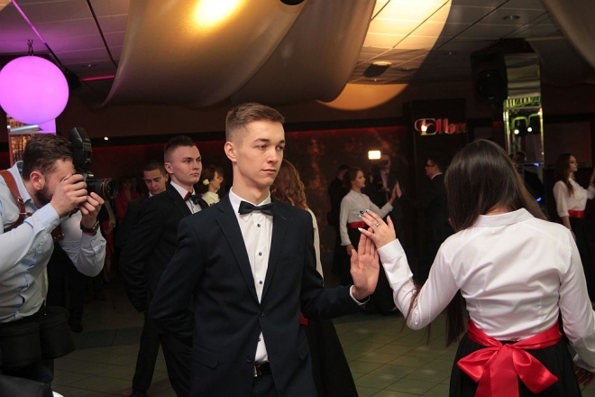 Bal Studniówkowy w Zespole Szkół Zawodowych nr 3 [09.01.2016] - zdjęcie #272 - eOstroleka.pl