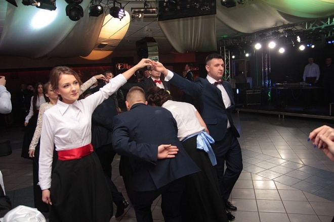 Bal Studniówkowy w Zespole Szkół Zawodowych nr 3 [09.01.2016] - zdjęcie #261 - eOstroleka.pl