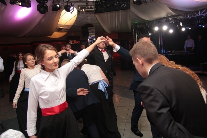 Bal Studniówkowy w Zespole Szkół Zawodowych nr 3 [09.01.2016] - zdjęcie #260 - eOstroleka.pl