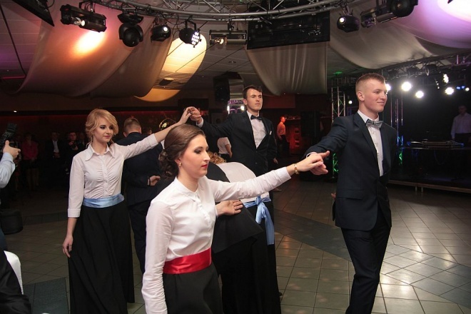 Bal Studniówkowy w Zespole Szkół Zawodowych nr 3 [09.01.2016] - zdjęcie #258 - eOstroleka.pl