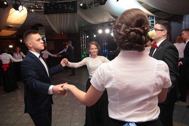 Bal Studniówkowy w Zespole Szkół Zawodowych nr 3 [09.01.2016] - zdjęcie #253 - eOstroleka.pl