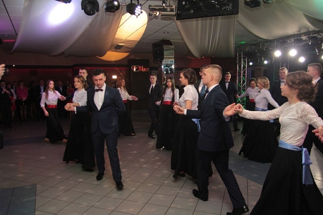Bal Studniówkowy w Zespole Szkół Zawodowych nr 3 [09.01.2016] - zdjęcie #252 - eOstroleka.pl