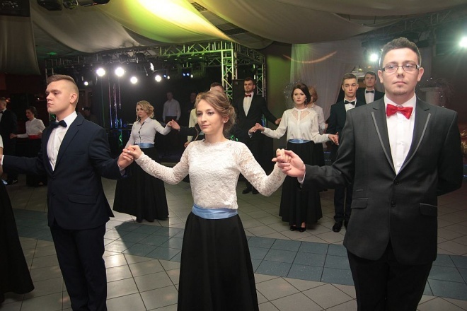 Bal Studniówkowy w Zespole Szkół Zawodowych nr 3 [09.01.2016] - zdjęcie #248 - eOstroleka.pl