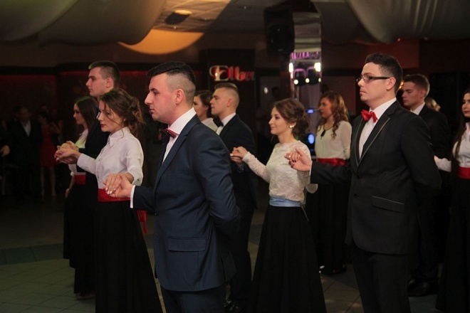 Bal Studniówkowy w Zespole Szkół Zawodowych nr 3 [09.01.2016] - zdjęcie #247 - eOstroleka.pl