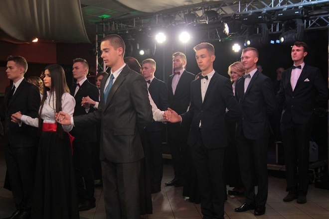Bal Studniówkowy w Zespole Szkół Zawodowych nr 3 [09.01.2016] - zdjęcie #246 - eOstroleka.pl