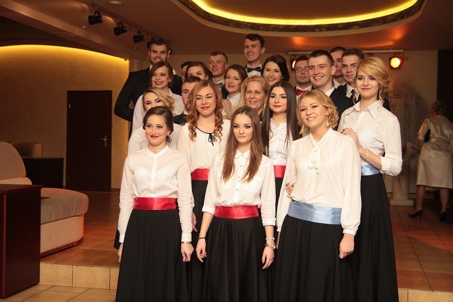 Bal Studniówkowy w Zespole Szkół Zawodowych nr 3 [09.01.2016] - zdjęcie #235 - eOstroleka.pl
