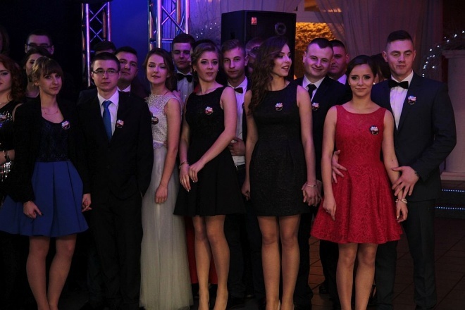 Bal Studniówkowy w Zespole Szkół Zawodowych nr 3 [09.01.2016] - zdjęcie #135 - eOstroleka.pl