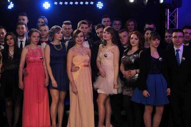 Bal Studniówkowy w Zespole Szkół Zawodowych nr 3 [09.01.2016] - zdjęcie #133 - eOstroleka.pl