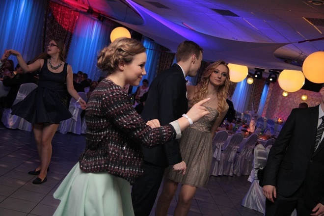 Bal Studniówkowy w Zespole Szkół Zawodowych nr 3 [09.01.2016] - zdjęcie #184 - eOstroleka.pl