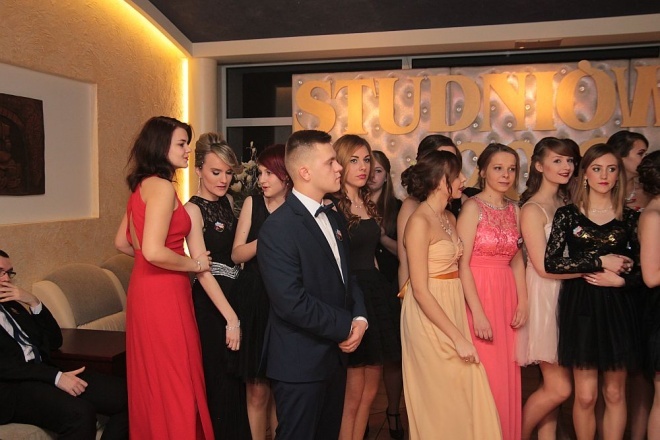 Bal Studniówkowy w Zespole Szkół Zawodowych nr 3 [09.01.2016] - zdjęcie #178 - eOstroleka.pl