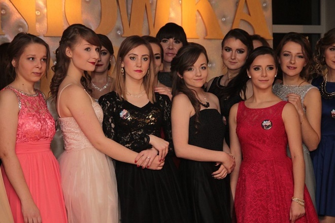 Bal Studniówkowy w Zespole Szkół Zawodowych nr 3 [09.01.2016] - zdjęcie #170 - eOstroleka.pl