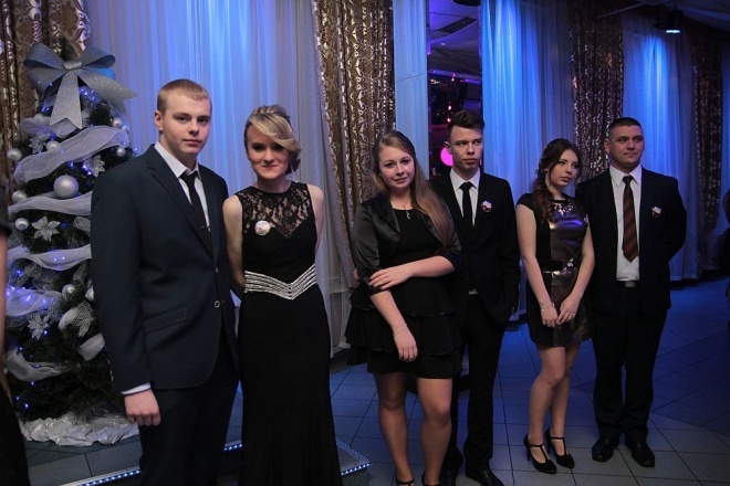 Bal Studniówkowy w Zespole Szkół Zawodowych nr 3 [09.01.2016] - zdjęcie #164 - eOstroleka.pl