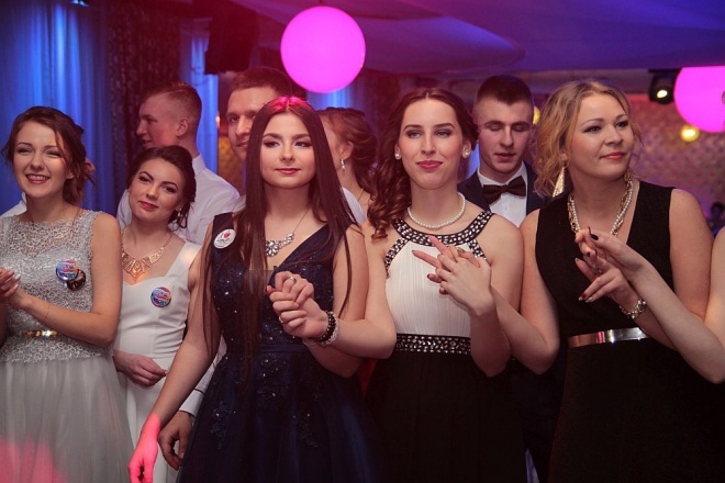 Bal Studniówkowy w Zespole Szkół Zawodowych nr 3 [09.01.2016] - zdjęcie #134 - eOstroleka.pl