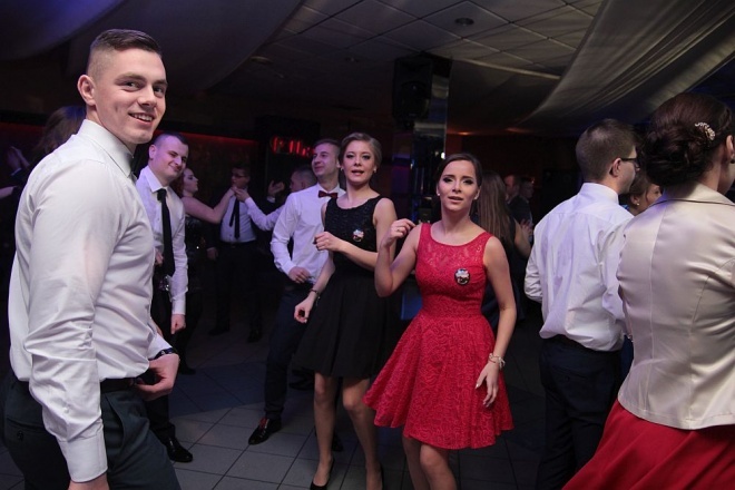 Bal Studniówkowy w Zespole Szkół Zawodowych nr 3 [09.01.2016] - zdjęcie #117 - eOstroleka.pl