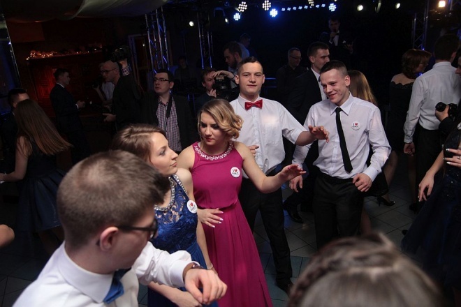 Bal Studniówkowy w Zespole Szkół Zawodowych nr 3 [09.01.2016] - zdjęcie #113 - eOstroleka.pl