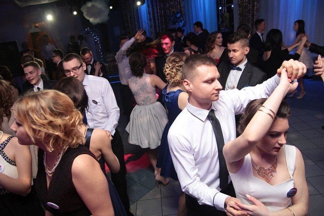 Bal Studniówkowy w Zespole Szkół Zawodowych nr 3 [09.01.2016] - zdjęcie #112 - eOstroleka.pl