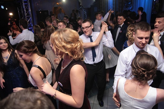 Bal Studniówkowy w Zespole Szkół Zawodowych nr 3 [09.01.2016] - zdjęcie #111 - eOstroleka.pl