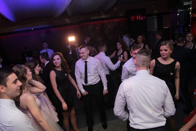 Bal Studniówkowy w Zespole Szkół Zawodowych nr 3 [09.01.2016] - zdjęcie #110 - eOstroleka.pl